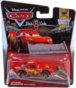 CARS 2 (Auta 2) - Lightning McQueen with Shovel (Blesk McQueen s hrablem)