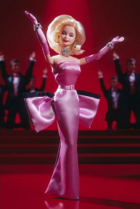 BARBIE Doll as Marilyn in the Pink Dress from Gentlemen Prefer Blondes - rok 1997 - mírně poškozený obal